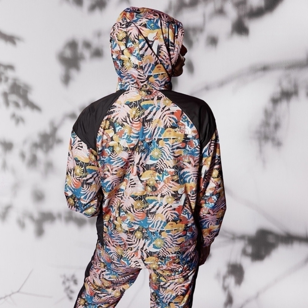 The North Face Woman's  Top & Pants  Windbreaker Set Size M. - Picture 4 of 13